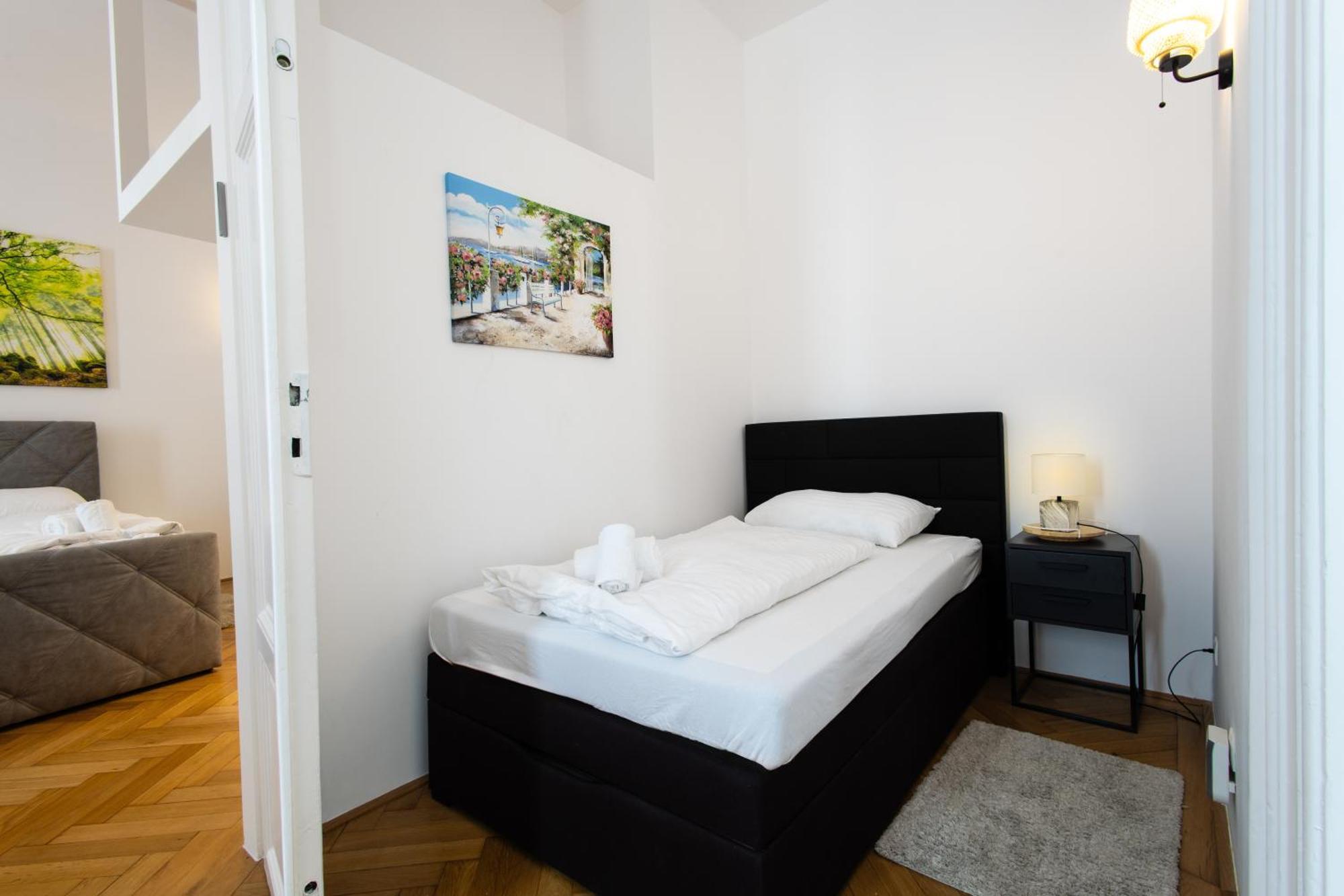 Apartments 4 You Red Star 8 Вена Экстерьер фото